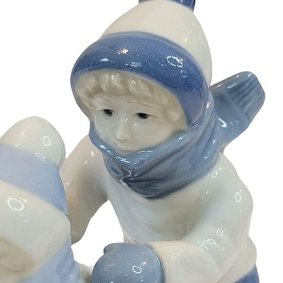 Paul Sebastian Vintage Children On Sled Ride Fine Porcelain Figurine - Picture 8 of 11